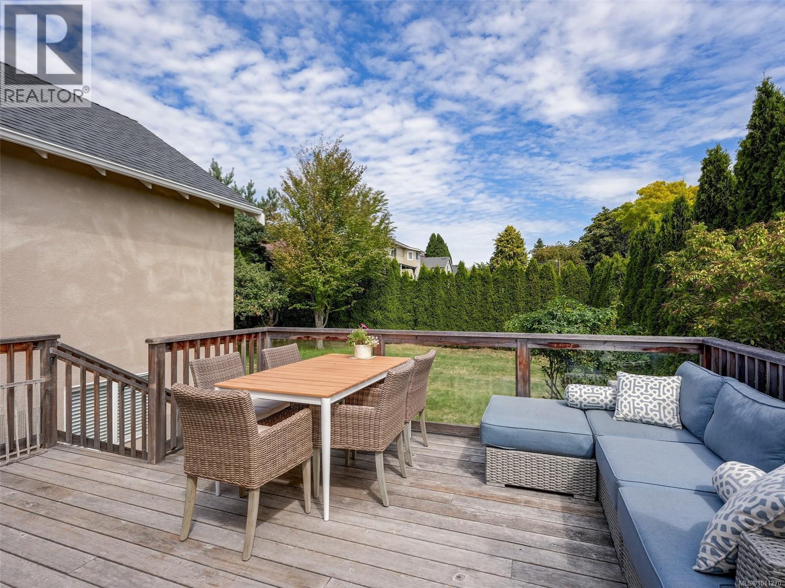 Photo 37 of 2526 Dalhousie St, Oak Bay BC