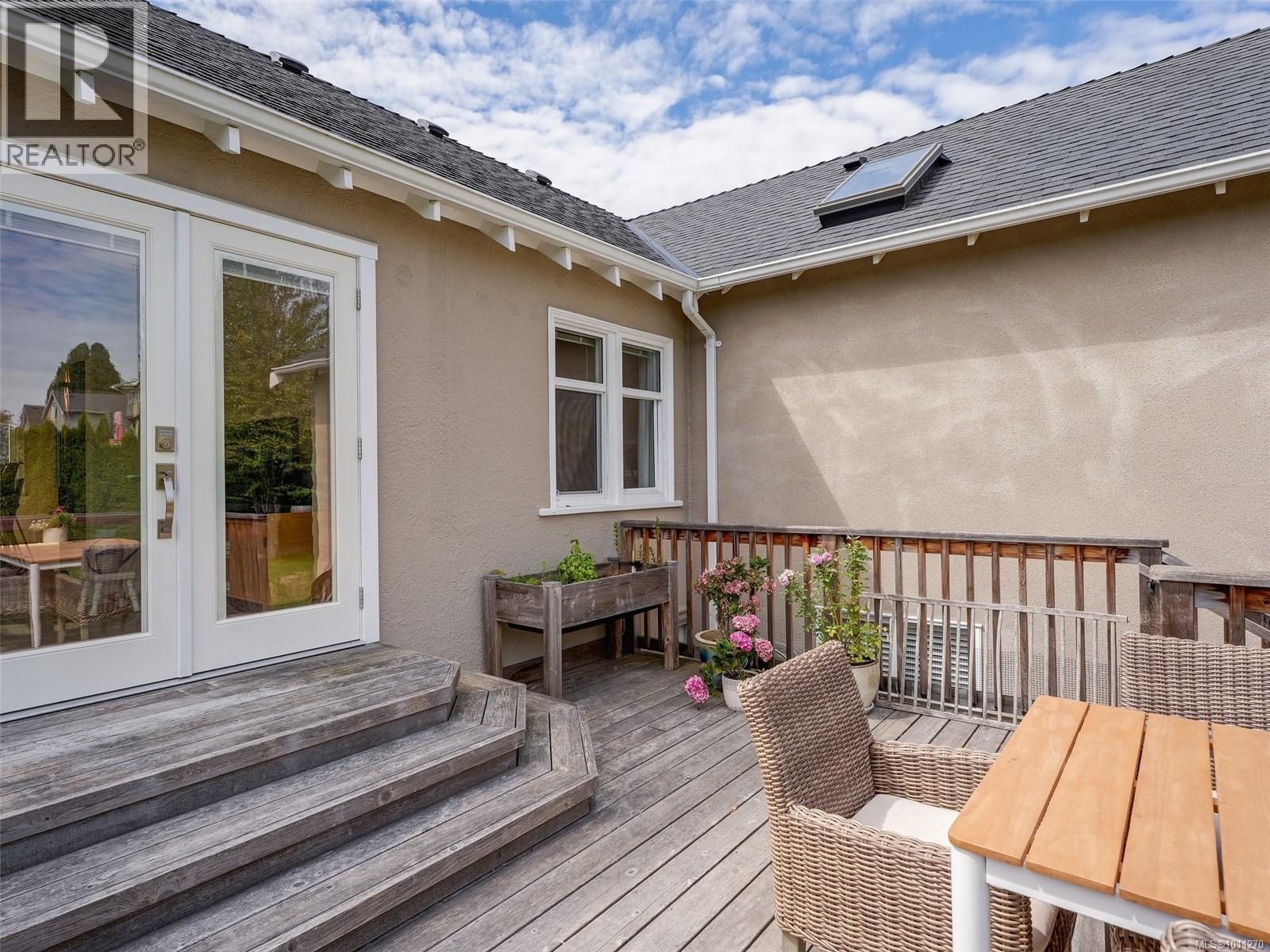 Photo 18 of 2526 Dalhousie St, Oak Bay BC