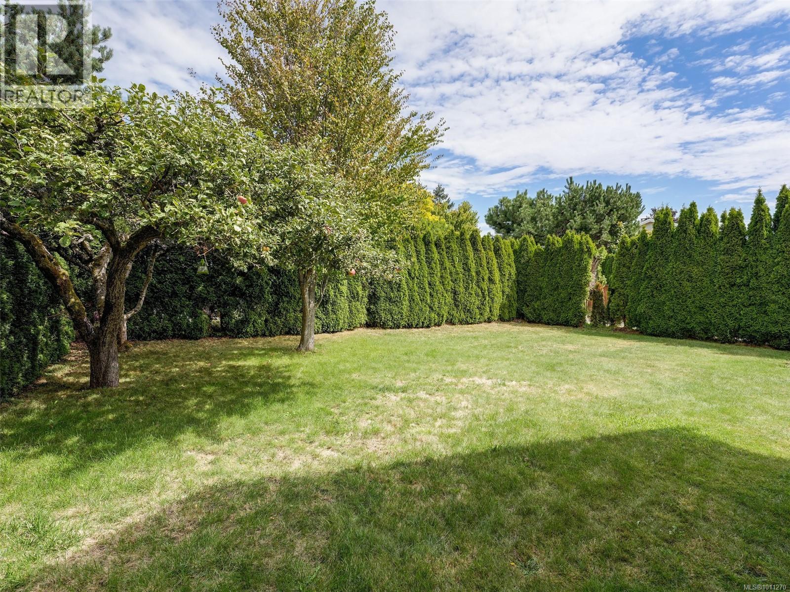 Photo 35 of 2526 Dalhousie St, Oak Bay BC