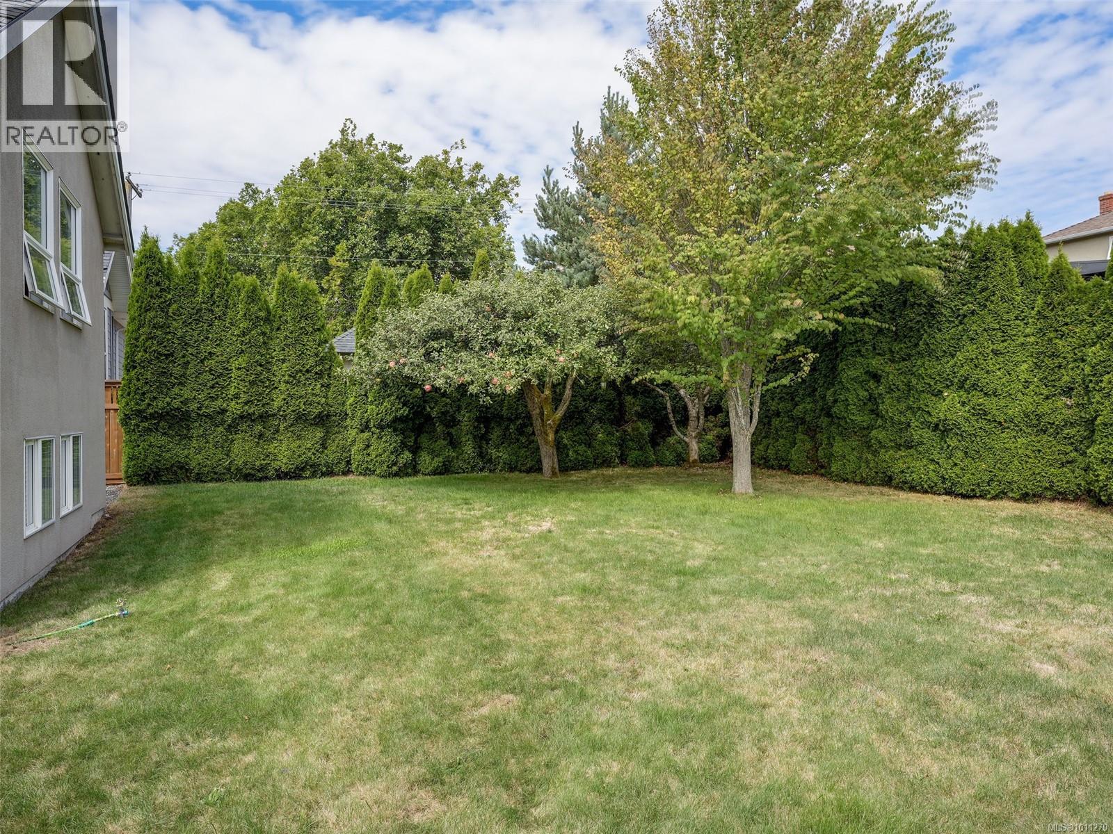 Photo 19 of 2526 Dalhousie St, Oak Bay BC