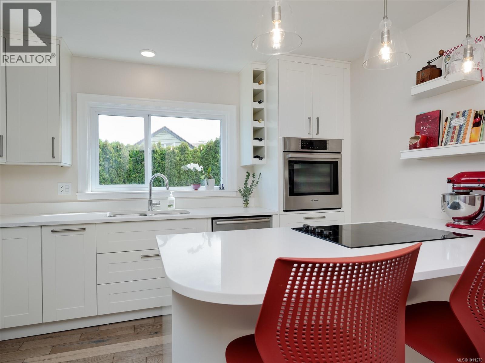 Photo 38 of 2526 Dalhousie St, Oak Bay BC
