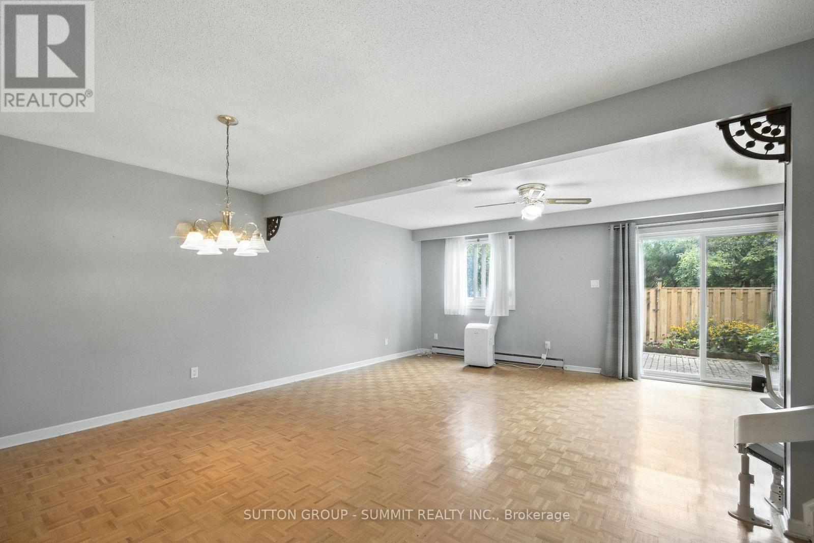 Photo 10 of 17 1450 Sixth Line, Oakville ON