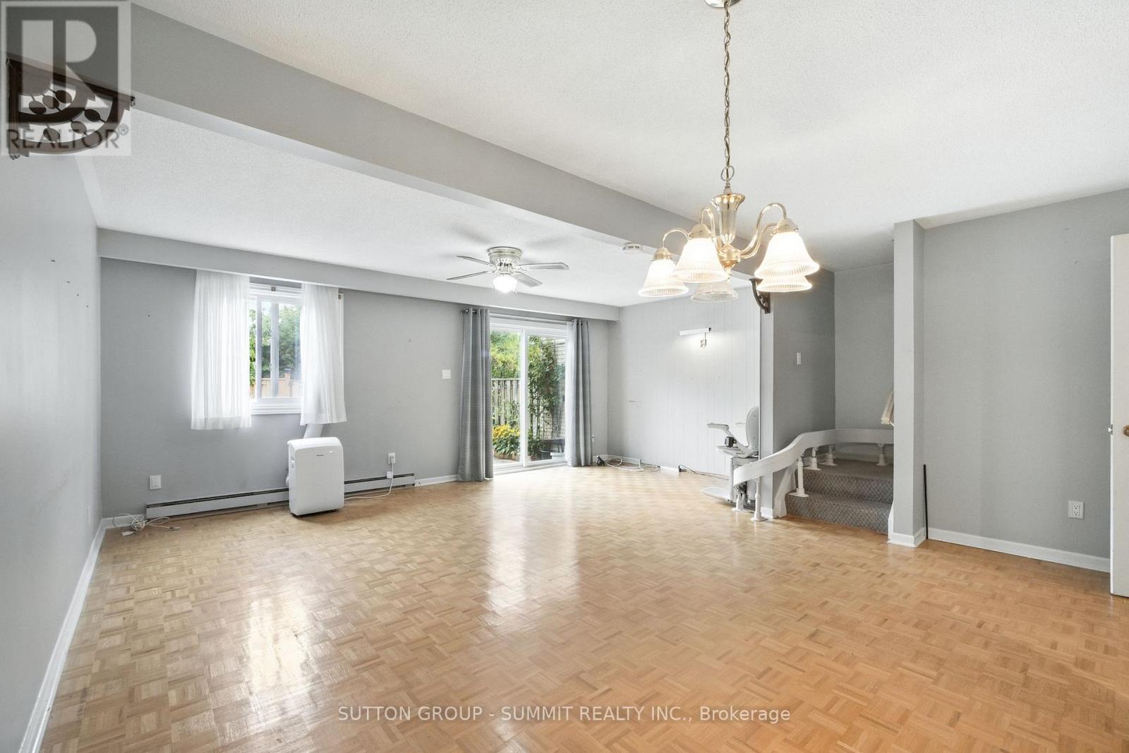 Photo 11 of 17 1450 Sixth Line, Oakville ON
