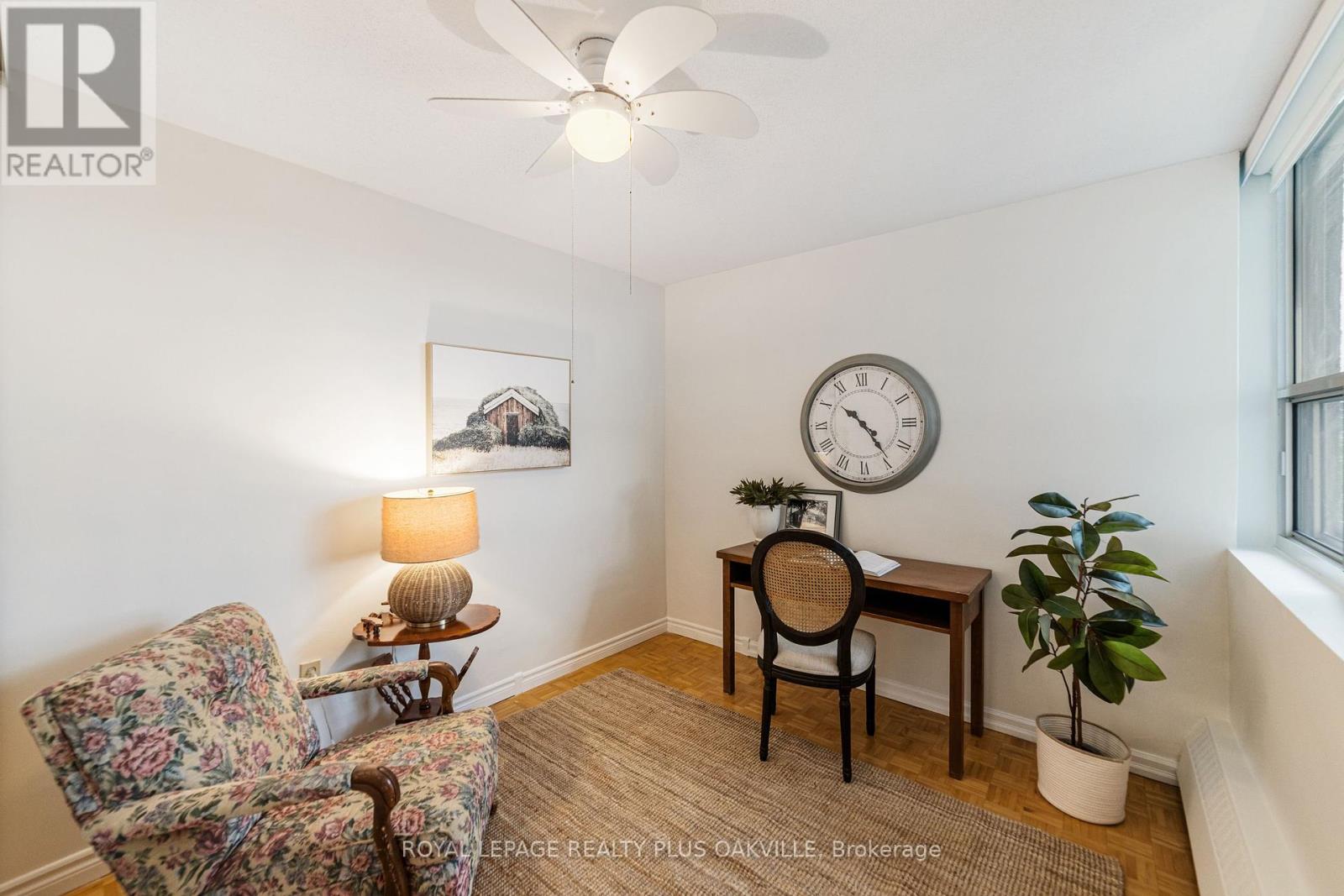 Photo 14 of 508 2263 Marine Drive, Oakville ON