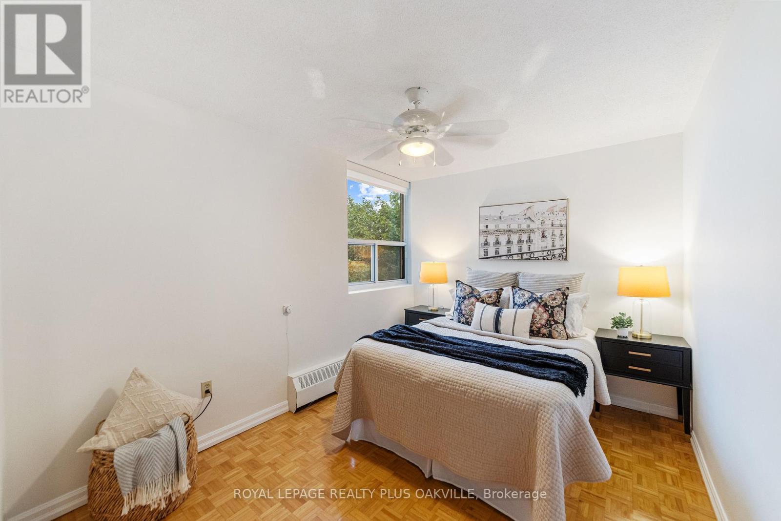 Photo 17 of 508 2263 Marine Drive, Oakville ON