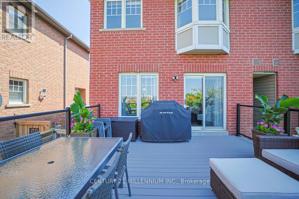 Photo 15 of 32 Davenhill Road, Brampton ON