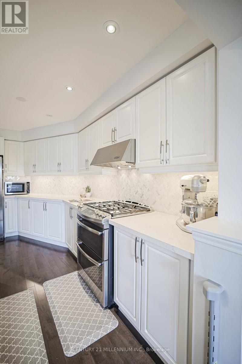 Photo 18 of 32 Davenhill Road, Brampton ON