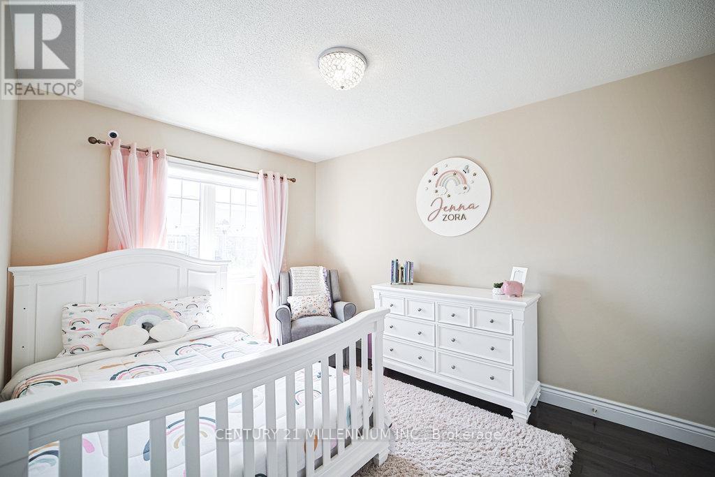 Photo 35 of 32 Davenhill Road, Brampton ON