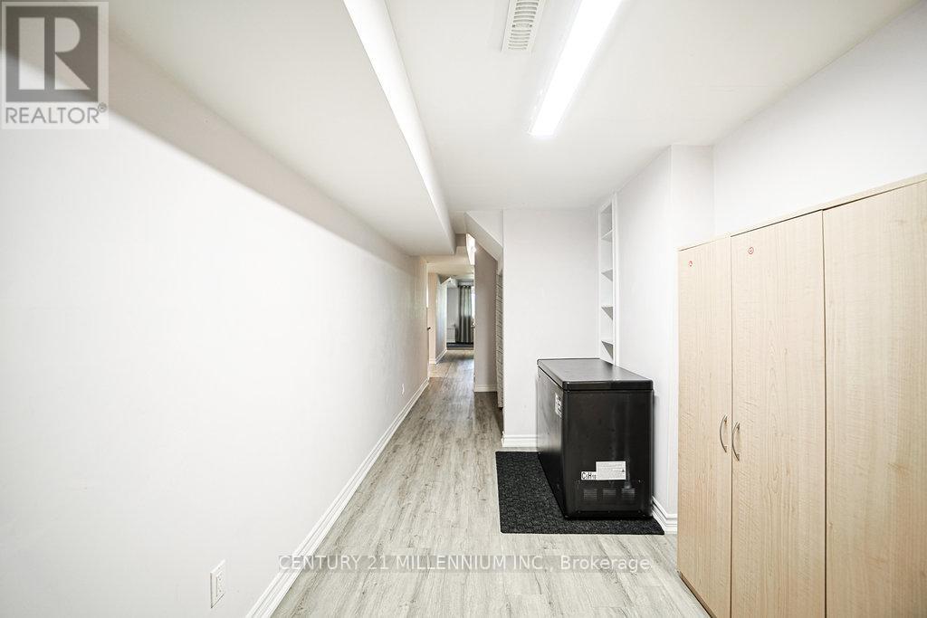 Photo 39 of 32 Davenhill Road, Brampton ON