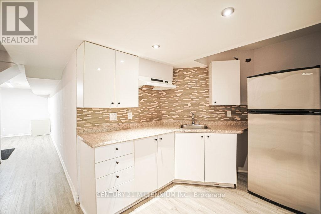 Photo 41 of 32 Davenhill Road, Brampton ON