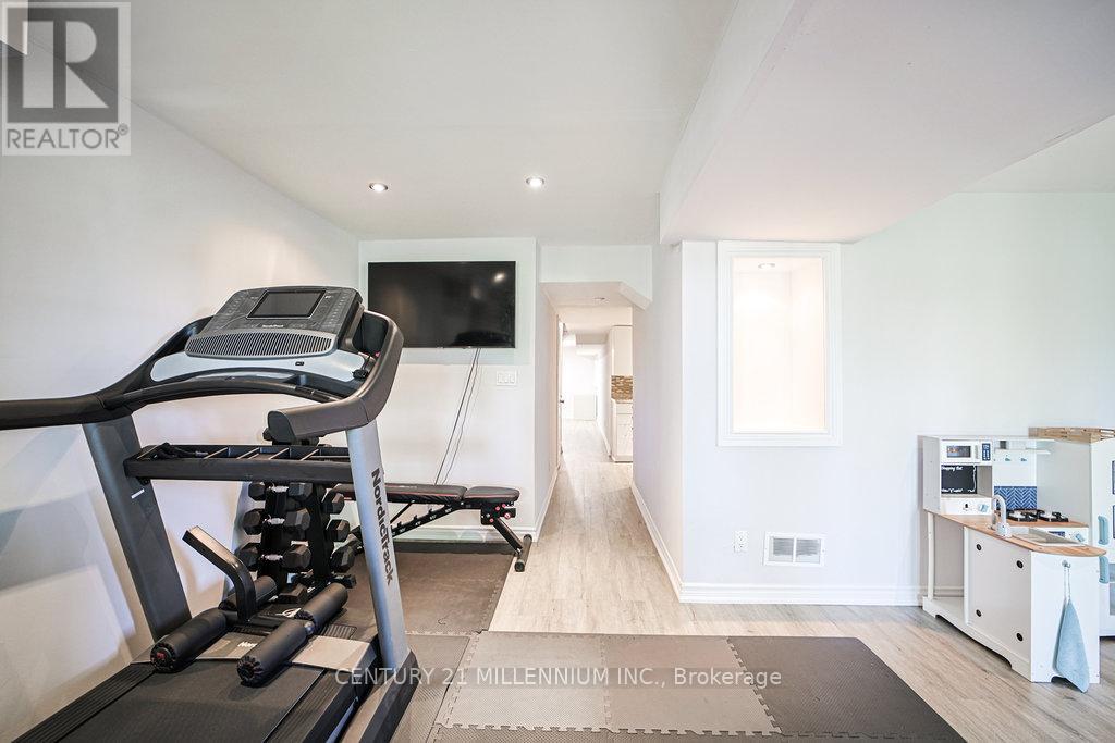 Photo 43 of 32 Davenhill Road, Brampton ON