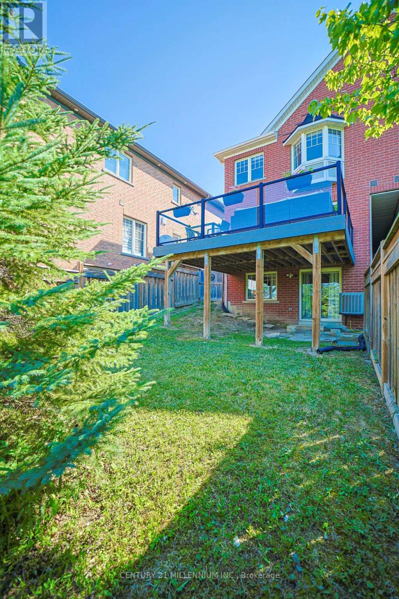 Photo 47 of 32 Davenhill Road, Brampton ON