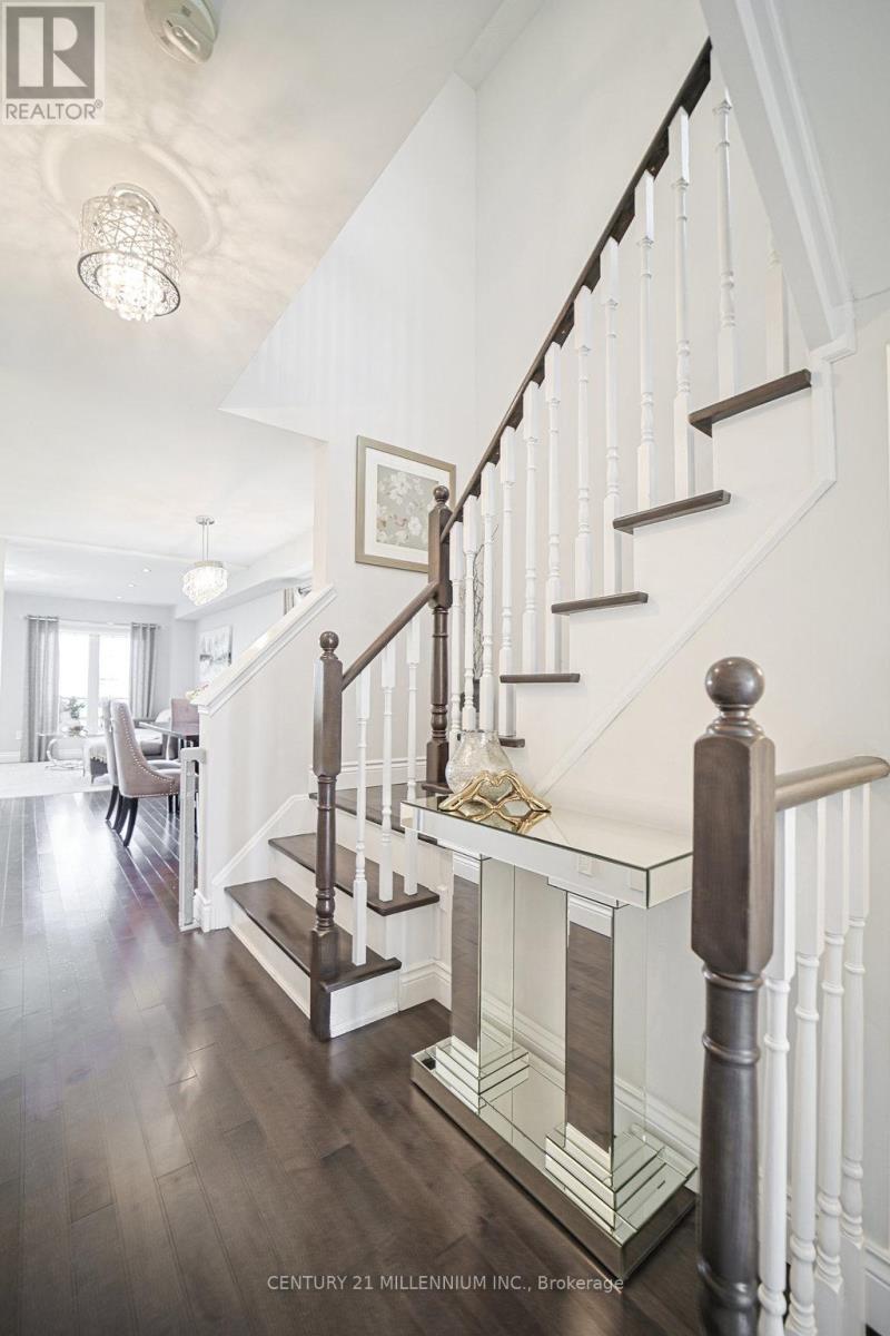 Photo 5 of 32 Davenhill Road, Brampton ON