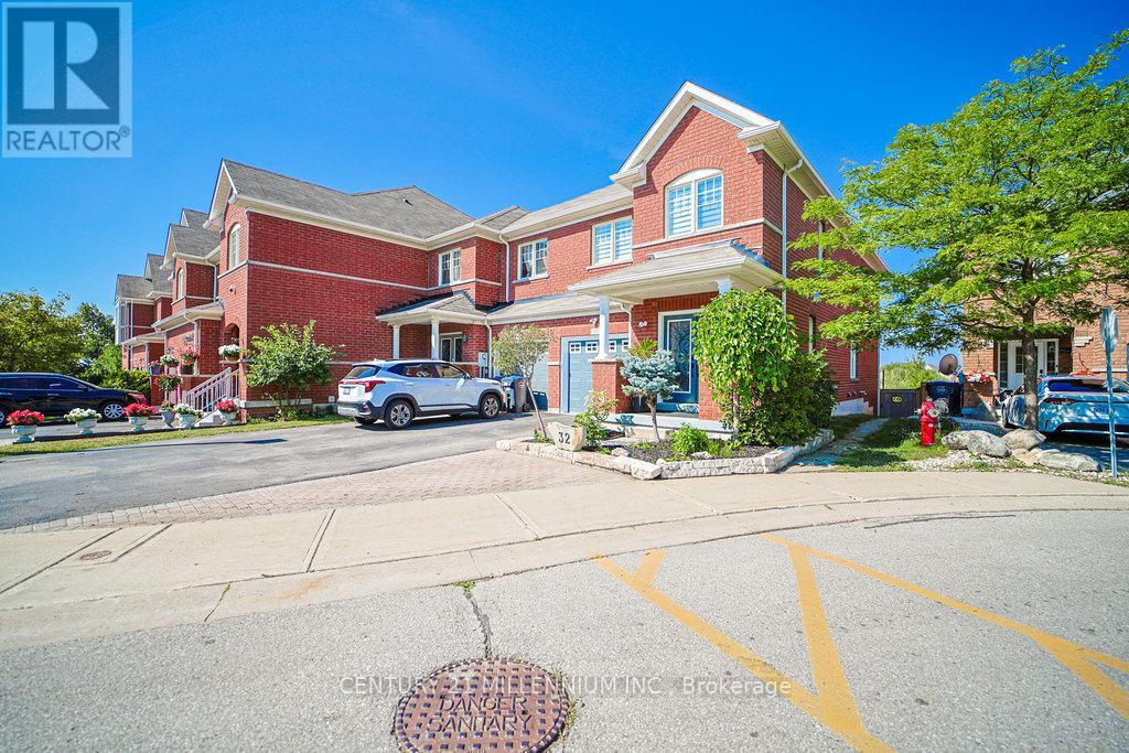 Photo 50 of 32 Davenhill Road, Brampton ON