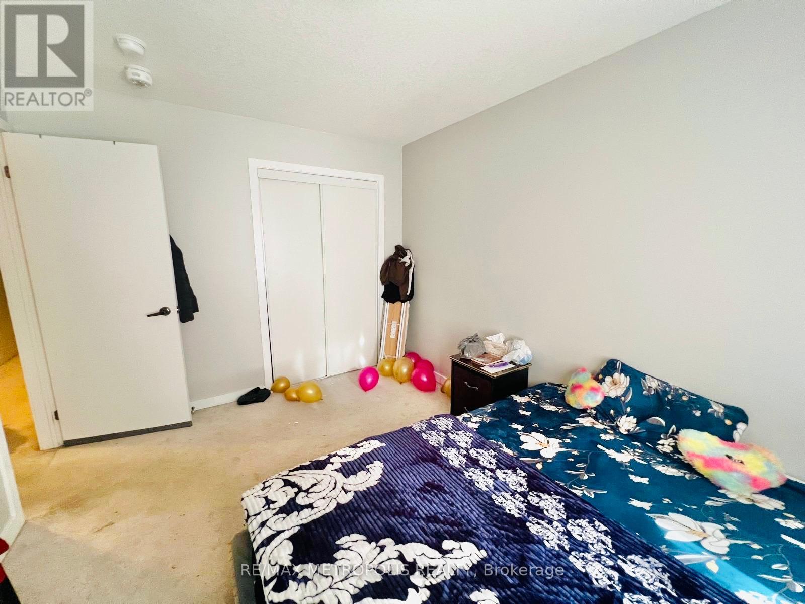 Photo 10 of Upper 116 Golden Springs Drive, Brampton ON