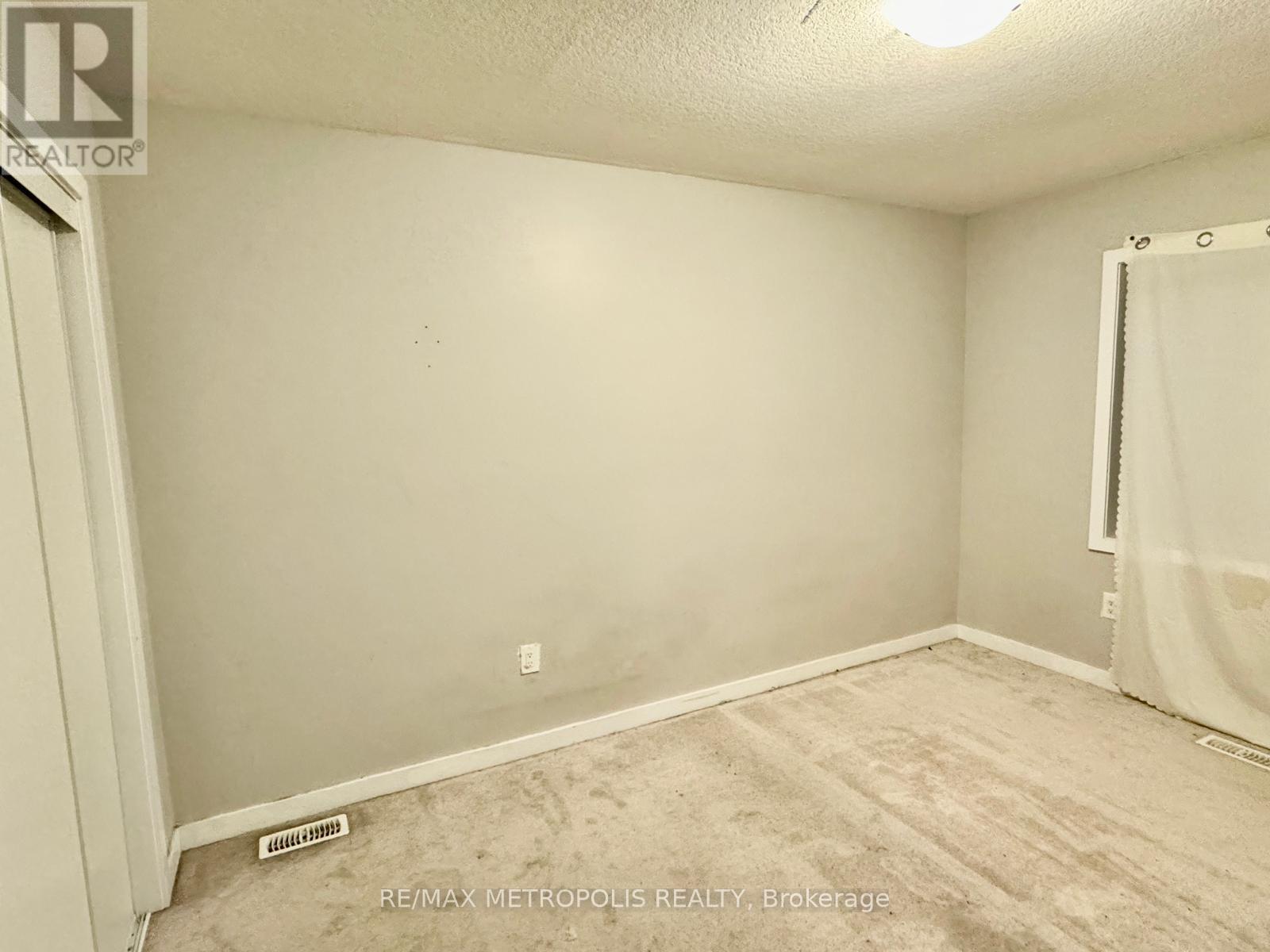 Photo 13 of Upper 116 Golden Springs Drive, Brampton ON
