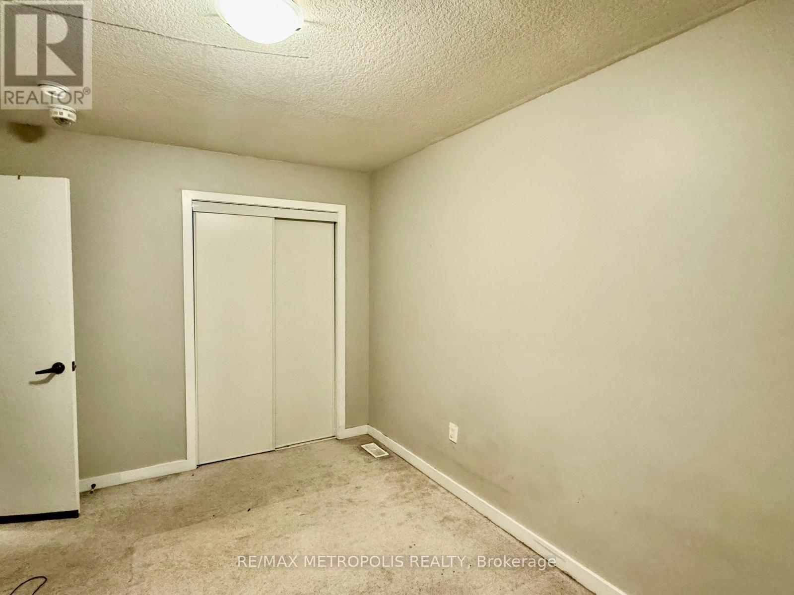 Photo 14 of Upper 116 Golden Springs Drive, Brampton ON
