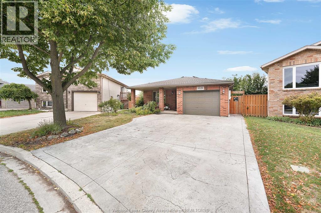 Photo 4 of 1828 Vicky Circle, Windsor ON