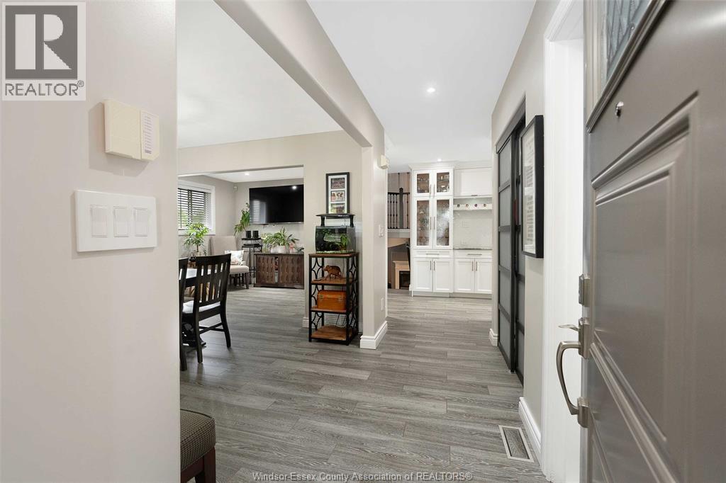 Photo 6 of 1828 Vicky Circle, Windsor ON