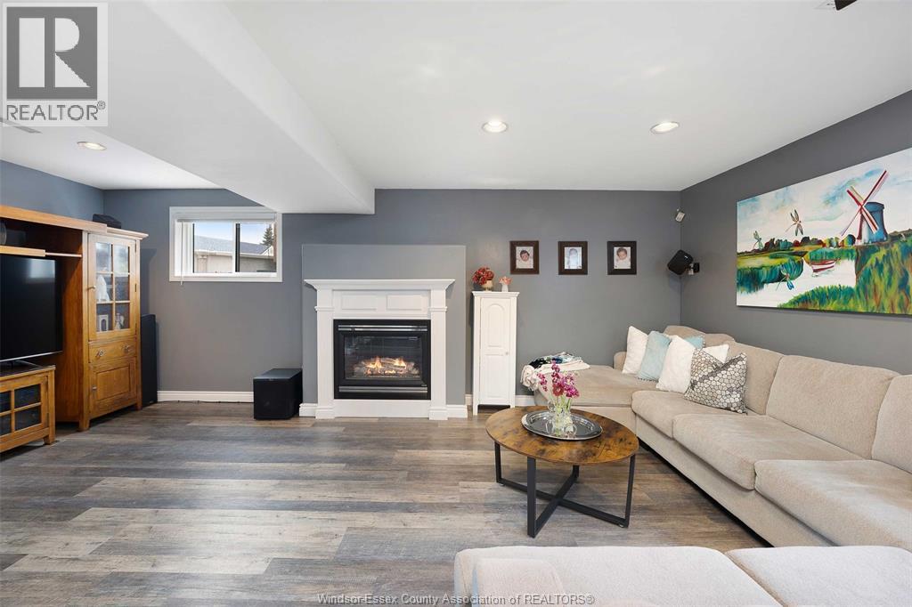 Photo 20 of 1828 Vicky Circle, Windsor ON
