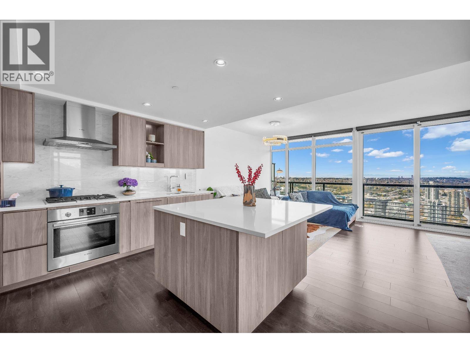 4202 4720 LOUGHEED HIGHWAY, Burnaby
