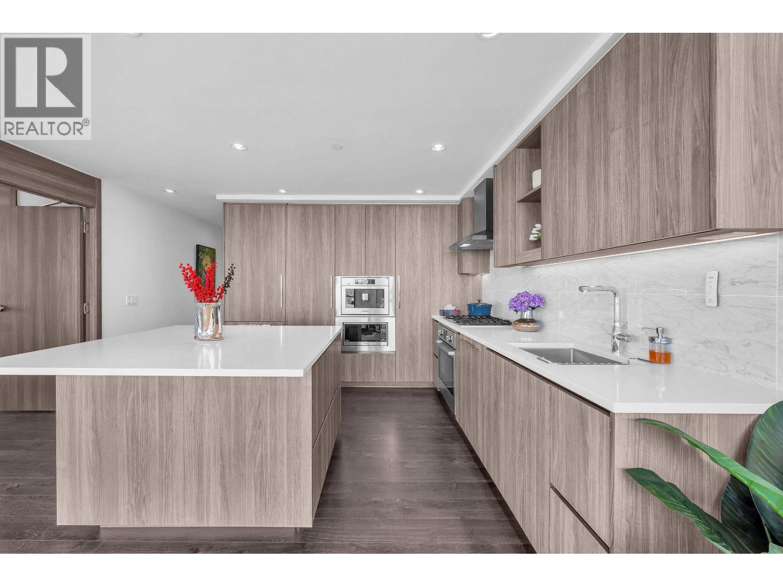 4202 4720 LOUGHEED HIGHWAY, Burnaby