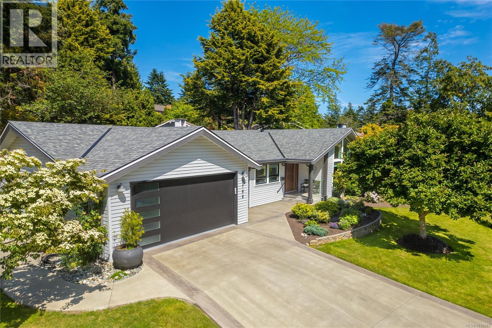  2780 Arbutus Road, Saanich