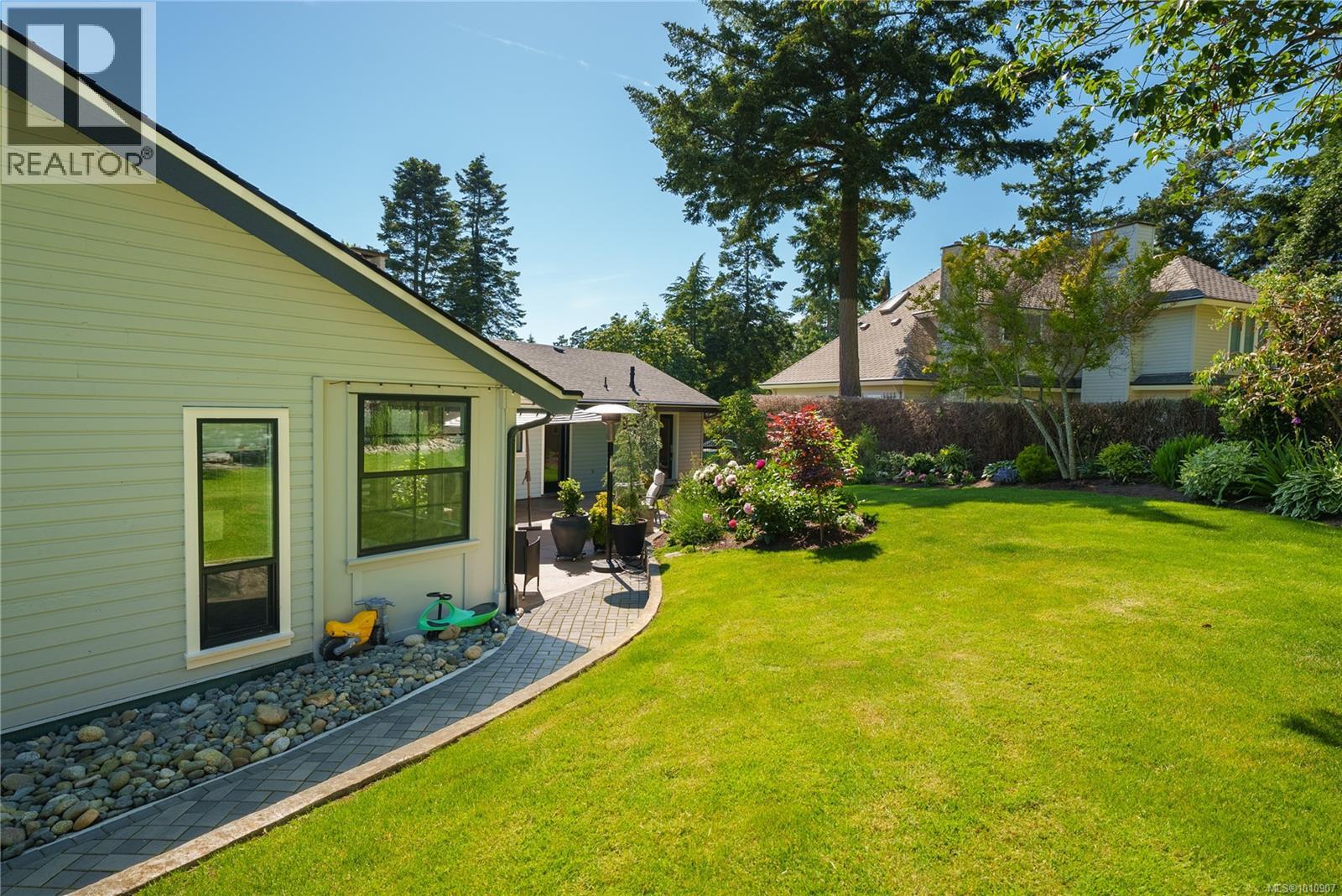  2780 Arbutus Road, Saanich