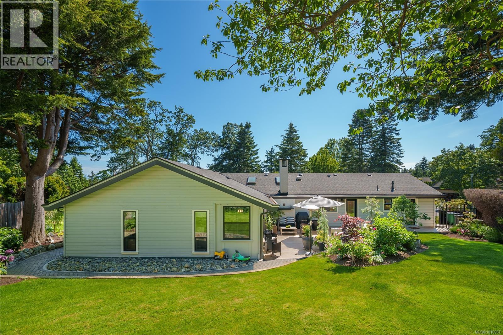  2780 Arbutus Road, Saanich