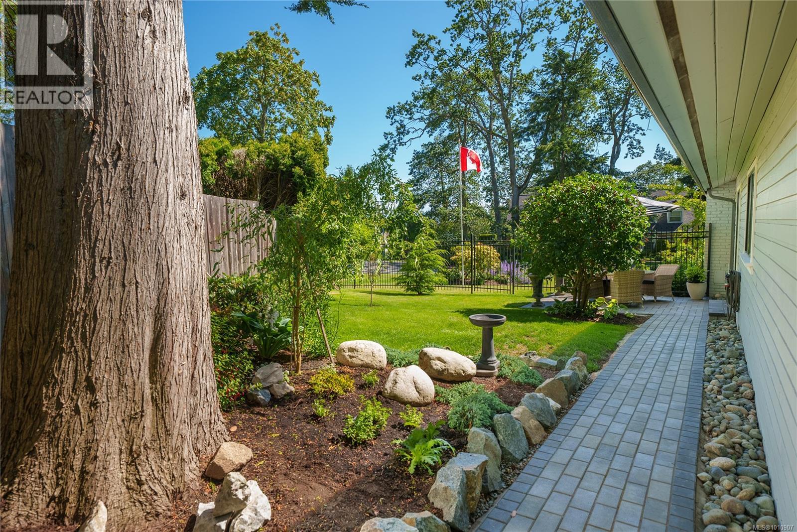  2780 Arbutus Road, Saanich