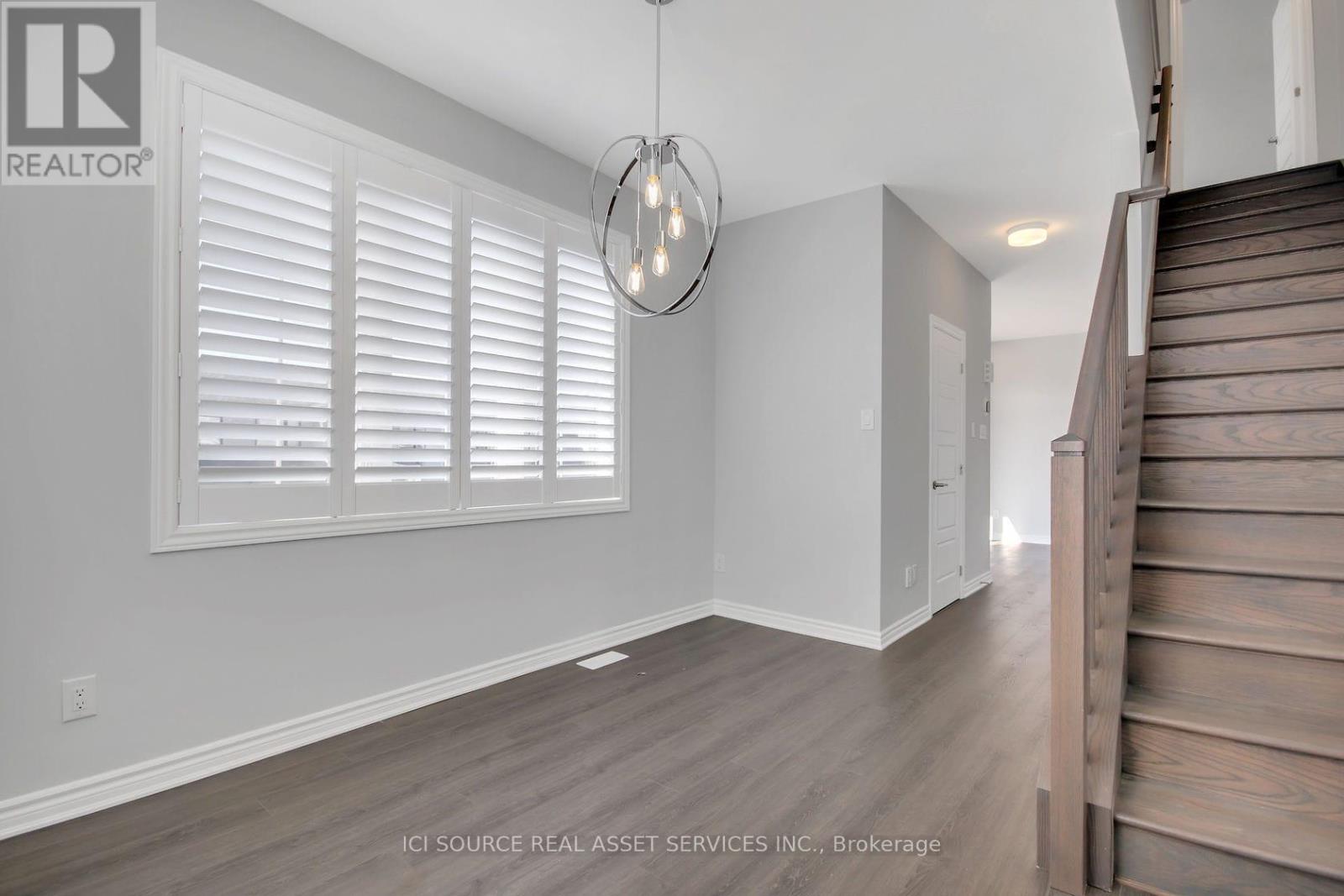 Photo 10 of 530 Rye Grass Way, Ottawa ON