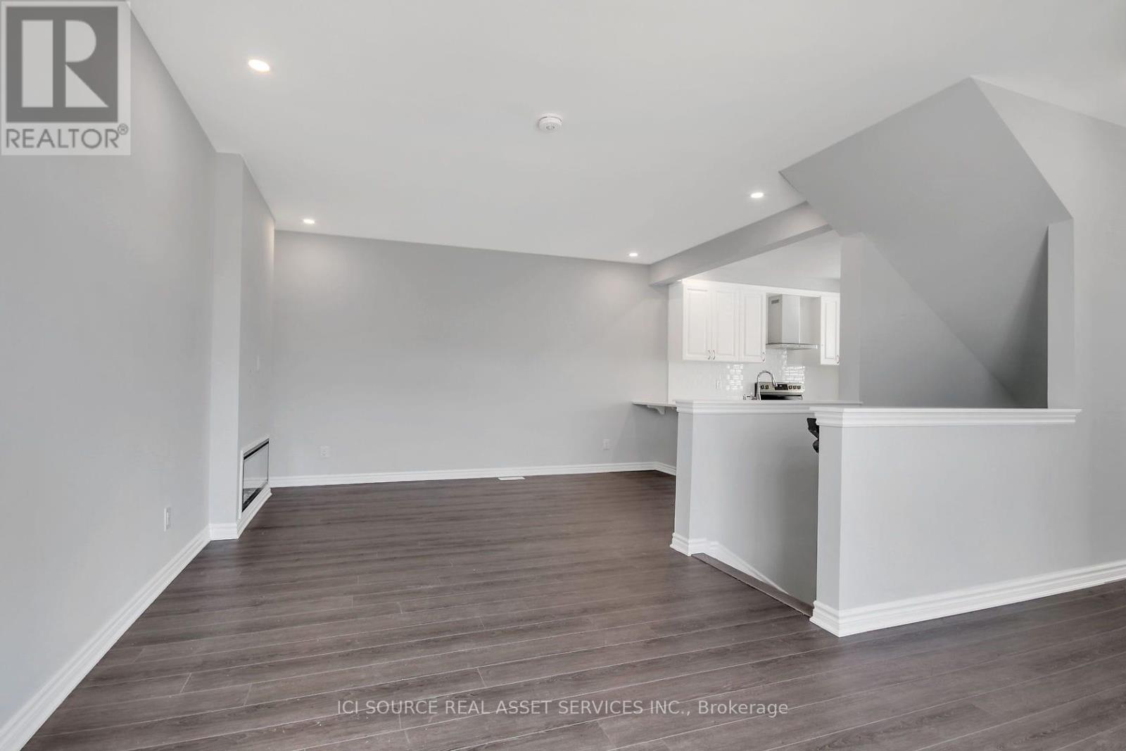 Photo 15 of 530 Rye Grass Way, Ottawa ON