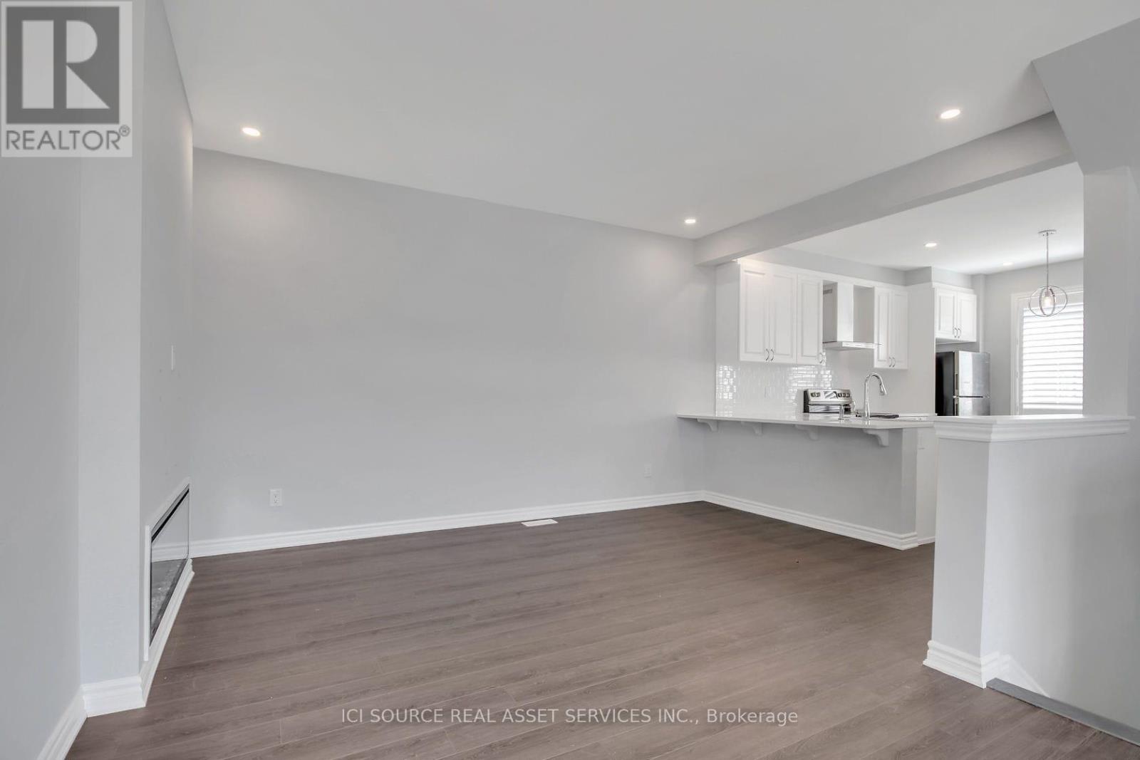 Photo 16 of 530 Rye Grass Way, Ottawa ON