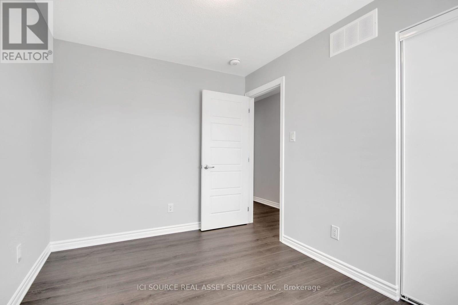 Photo 18 of 530 Rye Grass Way, Ottawa ON