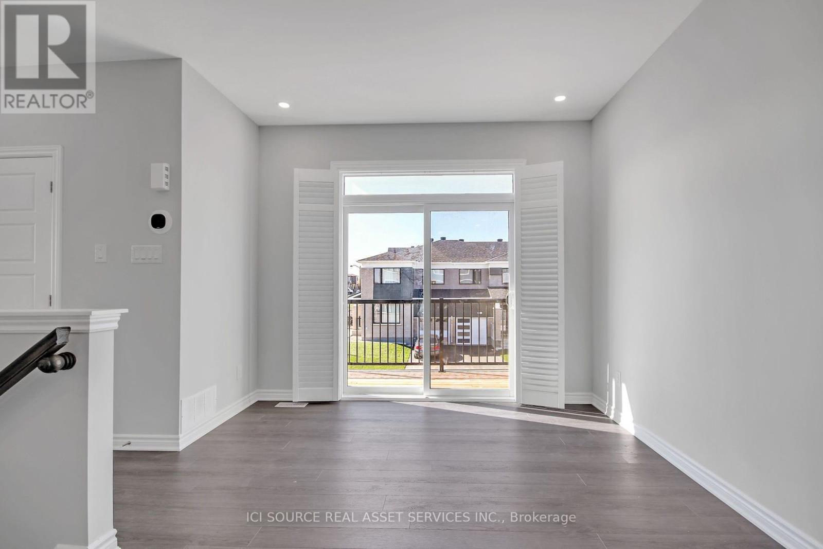 Photo 31 of 530 Rye Grass Way, Ottawa ON