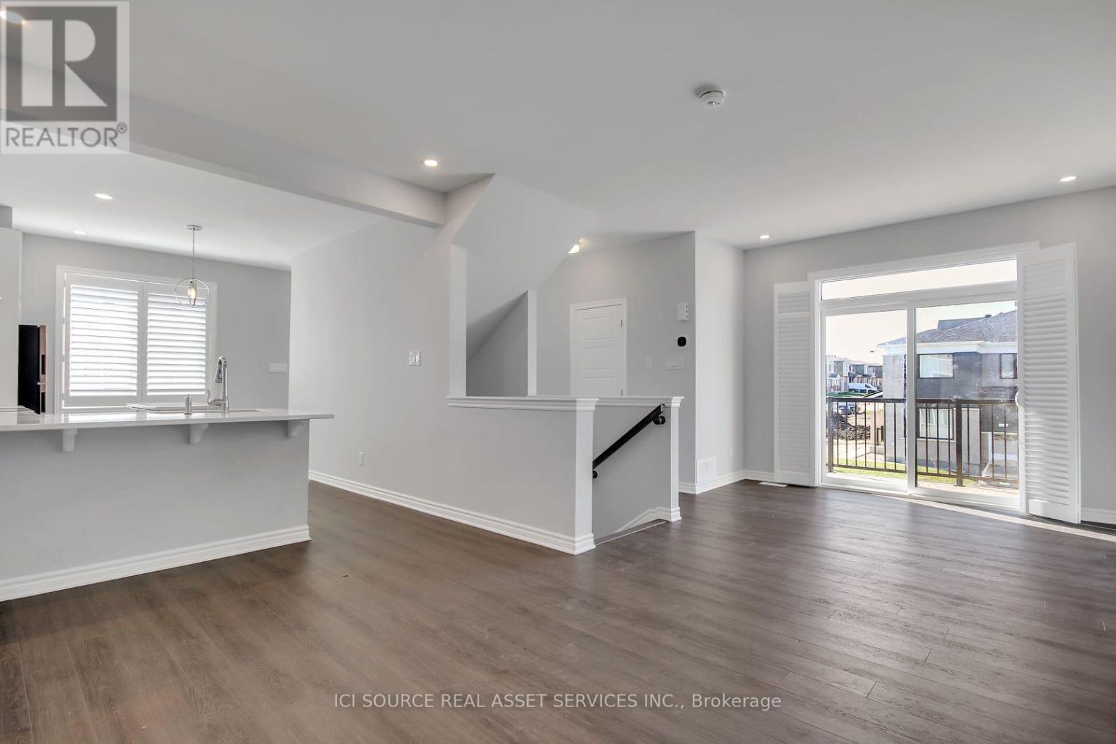 Photo 8 of 530 Rye Grass Way, Ottawa ON