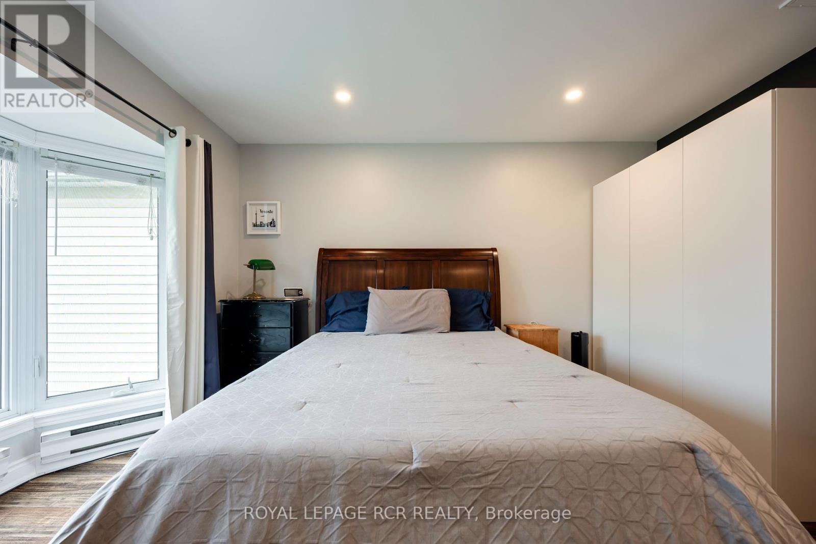 Photo 12 of 310 Shelburne Place, Shelburne ON