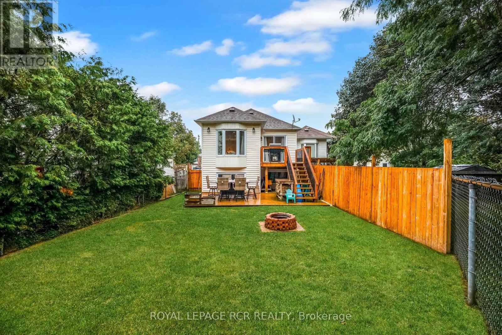 Photo 2 of 310 Shelburne Place, Shelburne ON