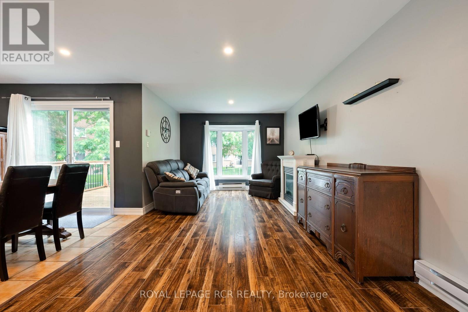 Photo 8 of 310 Shelburne Place, Shelburne ON