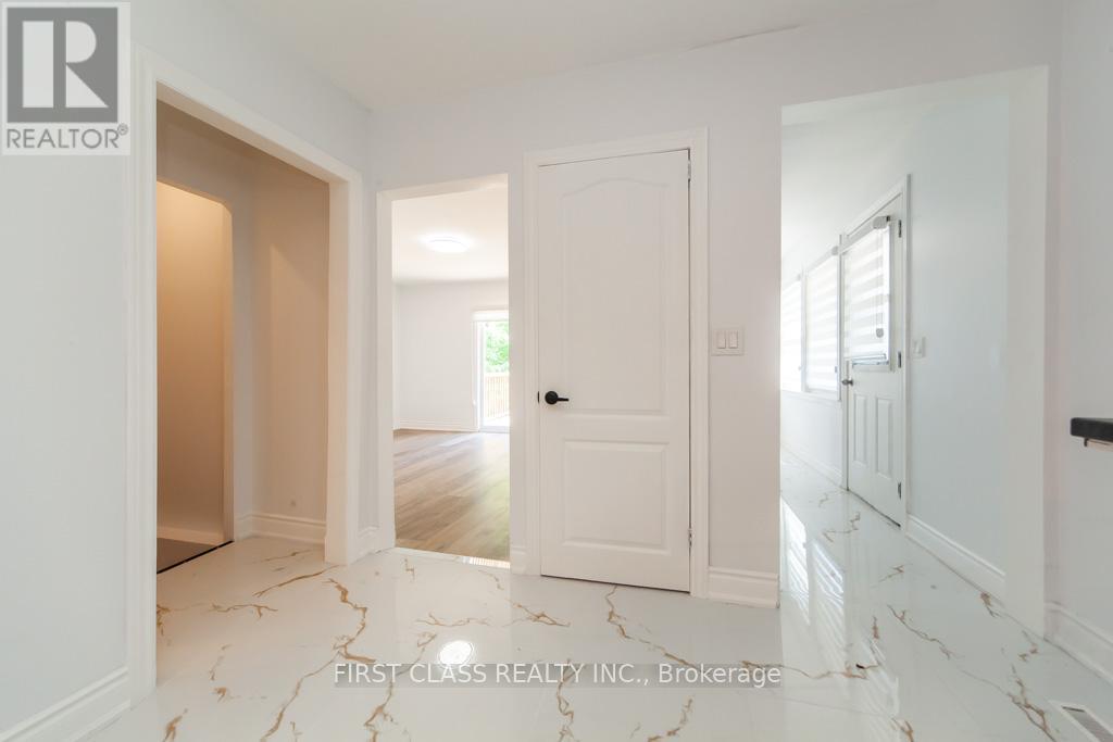 Photo 3 of 7751 Thomas Street, Niagara Falls ON