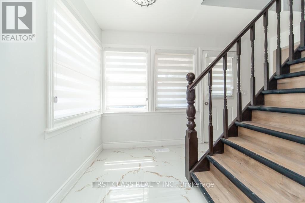 Photo 10 of 7751 Thomas Street, Niagara Falls ON