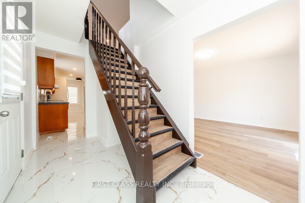 Photo 11 of 7751 Thomas Street, Niagara Falls ON
