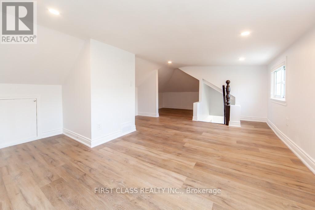 Photo 13 of 7751 Thomas Street, Niagara Falls ON