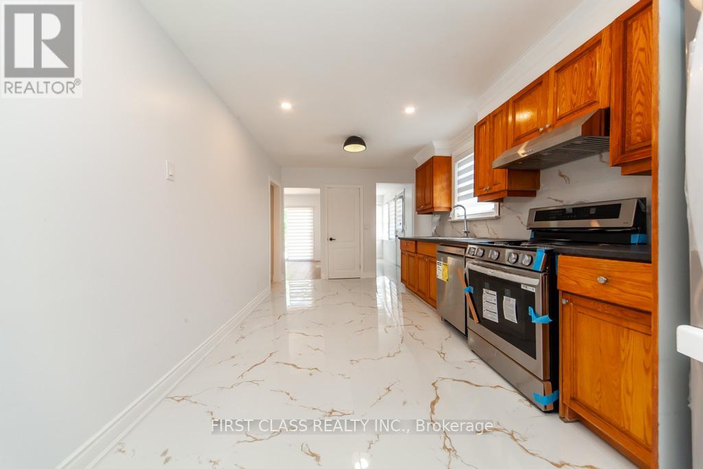 Photo 3 of 7751 Thomas Street, Niagara Falls ON