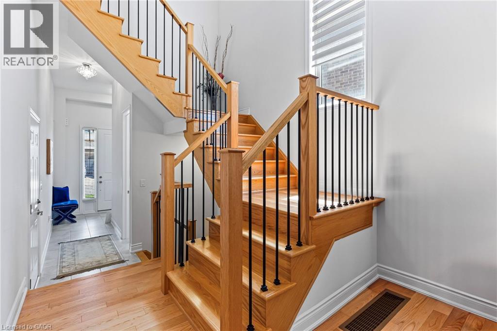Photo 5 of 3470 Clayton Trail, Oakville ON