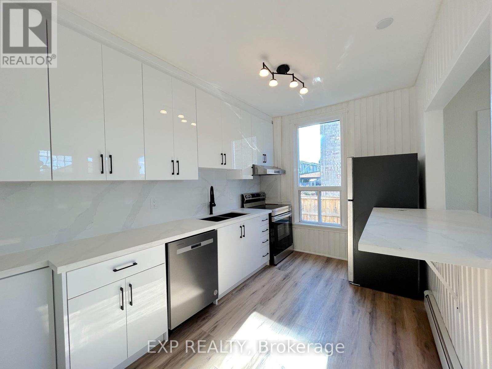 Photo 11 of 526 Fifty Road, Hamilton ON