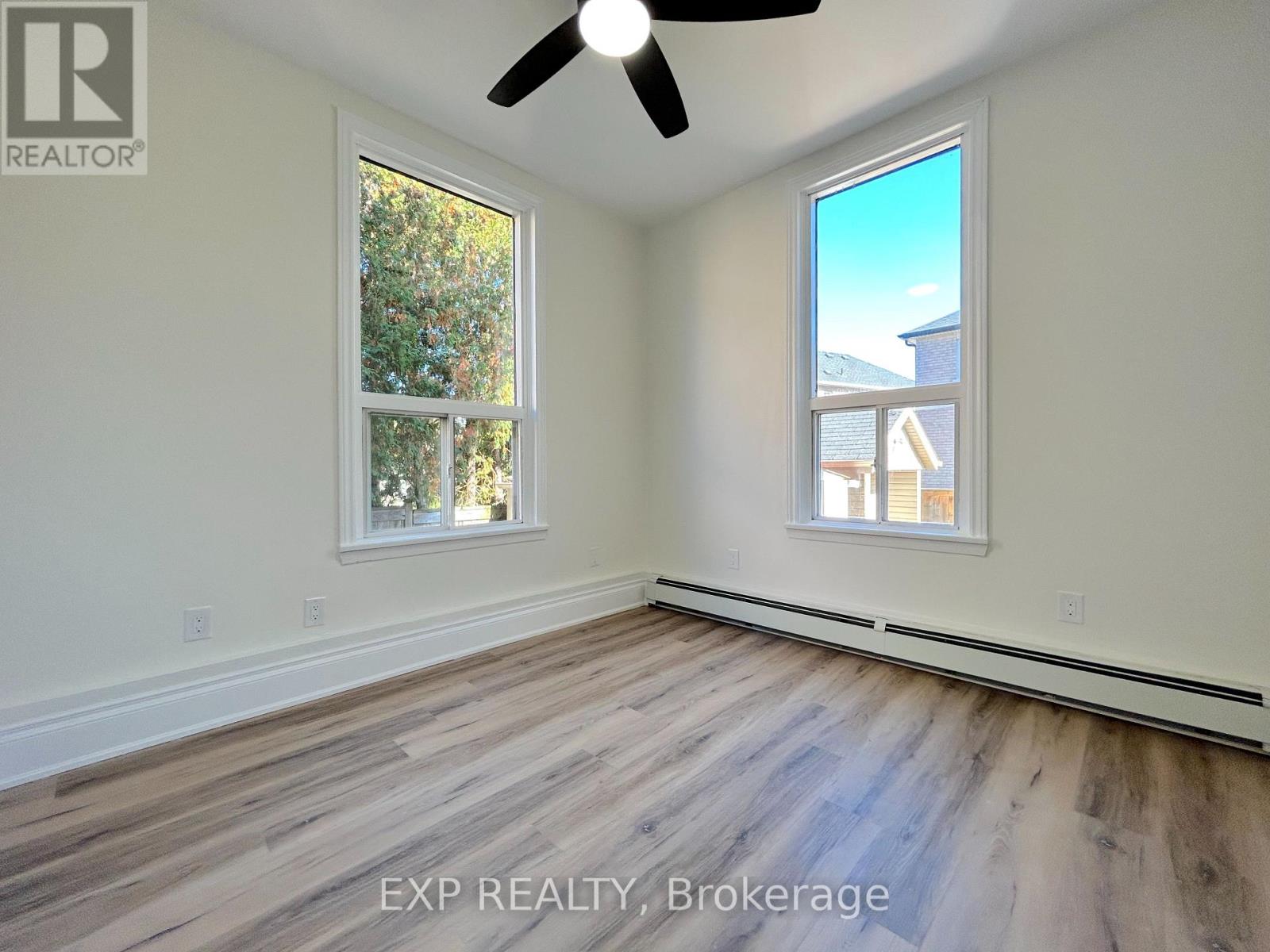 Photo 15 of 526 Fifty Road, Hamilton ON