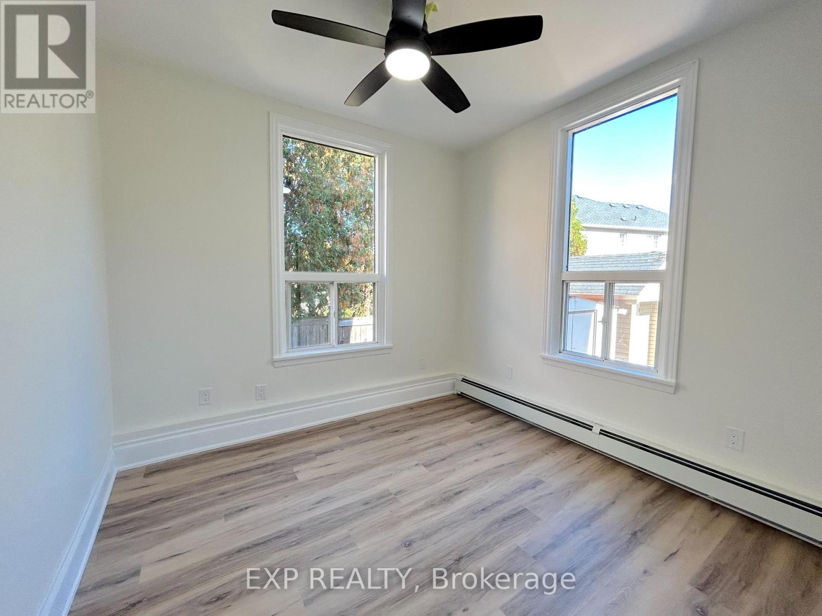 Photo 16 of 526 Fifty Road, Hamilton ON