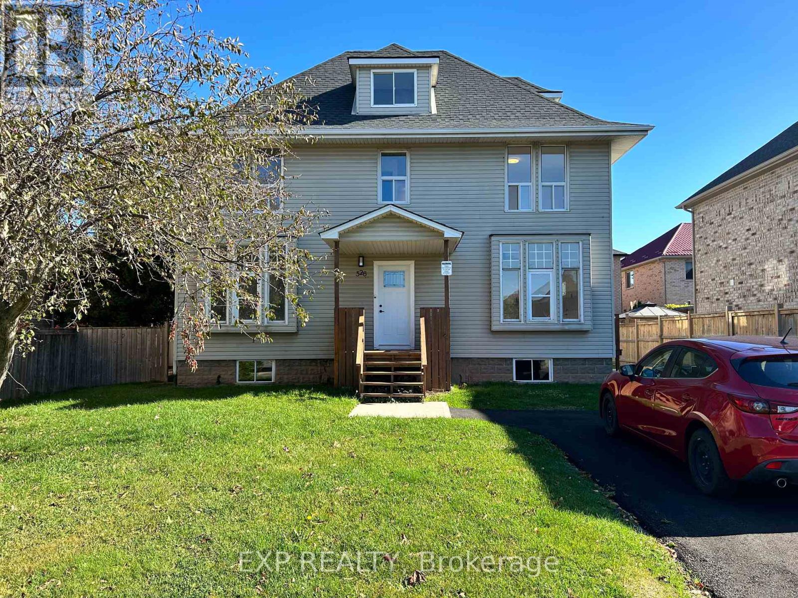 Photo 2 of 526 Fifty Road, Hamilton ON