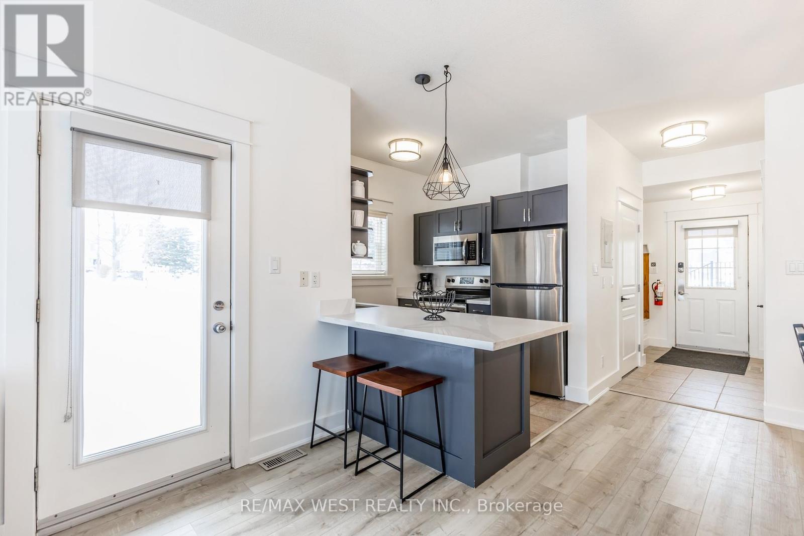 Photo 10 of 119 125 Fairway Court, Blue Mountains ON
